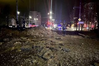 Avi&oacute;n de combate ruso deja caer bomba por error en ciudad rusa de Belgorod; hay tres heridos