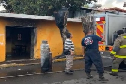 Explosi&oacute;n por acumulaci&oacute;n de gas deja personas lesionadas en tortiller&iacute;a de Atlixco
