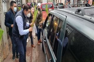 Armenta entrega en la Sierra Norte 3 mil &aacute;rboles