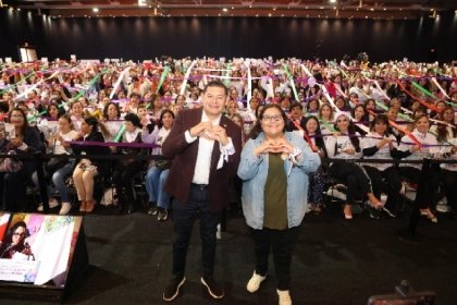 Puebla primer estado en crear la red de Mujeres Tejedoras de la Patria