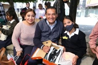 Ni&ntilde;as, ni&ntilde;os y adolescentes fueron apadrinados por integrantes del cabildo y titulares del Ayuntamiento de Puebla con motivo del D&iacute;a de Reyes