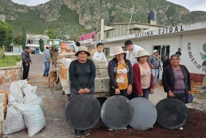 Salud, econom&iacute;a y cuidado ambiental promueve Altosano Granjas Carroll al entregar 170 estufas ahorradoras de le&ntilde;a