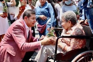 La atenci&oacute;n a los adultos mayores forma parte de los gobiernos humanistas refrenda Armenta