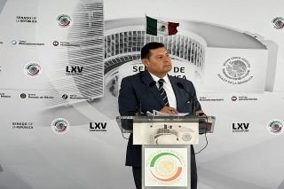 Presenta Armenta Libro Rosa dirigido a la salud de las mujeres