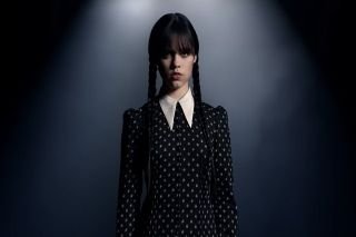 Revelan im&aacute;genes de &ldquo;Los Locos Addams&rdquo; para la serie de &ldquo;Merlina&rdquo; de Tim Burton