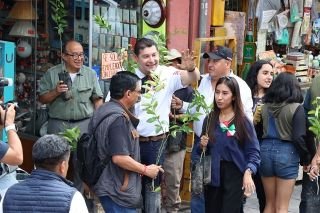 Con m&aacute;s de 5 mil poblanas y poblanos, Armenta camina en el Centro Hist&oacute;rico de la ciudad.&nbsp;