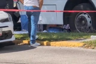 Tragedia en el Bulevar 5 de Mayo: RUTA L&iacute;nea 3 atropella y mata a hombre; qued&oacute; atrapado bajo las llantas