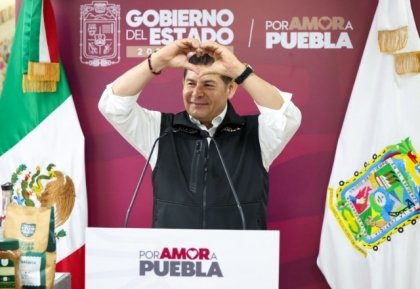 Con modernizaci&oacute;n aeroportuaria hist&oacute;rica, migrantes poblanos acceder&aacute;n a vuelos directos en un espacio digno