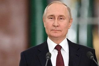 Vladimir Putin arras&oacute; en elecciones presidenciales de Rusia; obtiene 87.97% de los votos