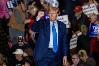 Equipo de Joe Biden acusa a Donald Trump de &ldquo;imitar&rdquo; a Hitler y Mussolini
