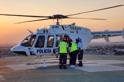 Ambulancia a&eacute;rea permite asistencia inmediata a mujer y su hijo accidentados en Pantepec