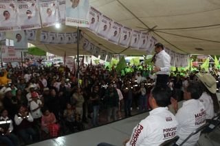 Alejandro Armenta asegura bienestar y desarrollo para los habitantes de Cuapiaxtla&nbsp;