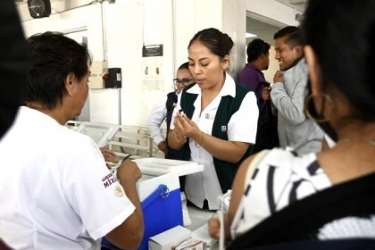 Puebla refuerza prevenci&oacute;n del sarampi&oacute;n con jornada de vacunaci&oacute;n en el Mercado Hidalgo