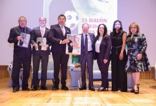 Gobierno del Estado de Puebla y Jos&eacute; Ram&oacute;n Fern&aacute;ndez proyectan legado mundialista de M&eacute;xico
