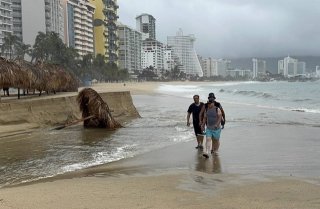 Dalila provoca da&ntilde;os y destrucci&oacute;n en Acapulco; lluvias continuar&aacute;n este fin de semana