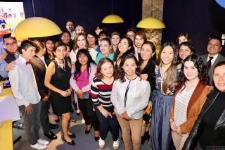 J&oacute;venes Profesionistas se suman a la labor social de Ceci Arellano