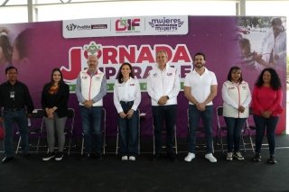 Lleva SMDIF m&aacute;s de 20 servicios a la Jornada Imparable de la U.H. Agua Santa