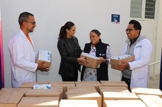 SMDIF Puebla recibi&oacute; donativo de 20 mil jeringas para la aplicaci&oacute;n de insulina a pacientes con diabetes