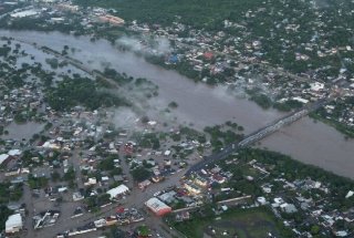 Poza Rica bajo el agua: desbordamiento del r&iacute;o Cazones deja graves inundaciones