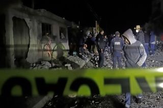 Explosi&oacute;n de dos polvorines en Puebla deja siete muertos