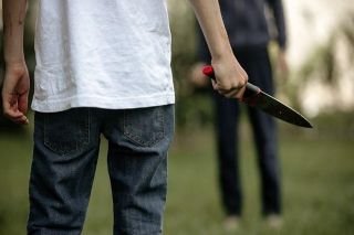 Amenaza a todos con un cuchillo y le dan una paliza en Huehuetoca