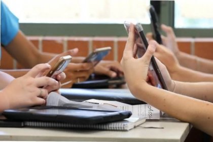 Es oficial, SEP saca las pantallas de las aulas: celulares quedar&aacute;n prohibidos a partir del 3 de noviembre