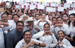Entrega Armenta m&aacute;s de 30 millones de pesos para 90 obras comunitarias en Ajalpan