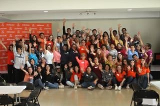 Personas adultas mayores SMDIF Puebla participan en el programa de acci&oacute;n social de la universidad An&aacute;huac