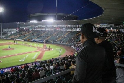 Ni&ntilde;as y ni&ntilde;os de juntas auxiliares disfrutan del beisbol con IMDP y Pericos de Puebla