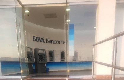 Asalto a mano armada dentro de un banco en Plaza San Diego; roban 180 mil pesos