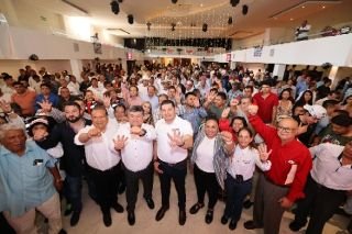 Armenta propone f&aacute;brica poblana de motores el&eacute;ctricos para transportistas