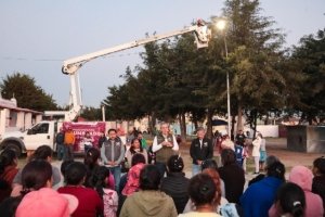 Instal&oacute; Gobierno de la Ciudad 140 luminarias LED en San Miguel Espejo