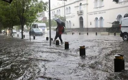 Evita salir; lluvias muy fuertes y rachas de viento para Puebla este jueves