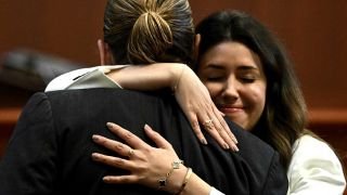 &iquest;Qui&eacute;n es Camille Vasquez, la abogada de Johnny Depp que meti&oacute; en apuros a Amber Heard?