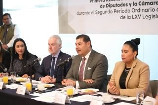 Reuni&oacute;n bicamaral para agilizar iniciativas en beneficio del pa&iacute;s acuerdan Armenta y Creel