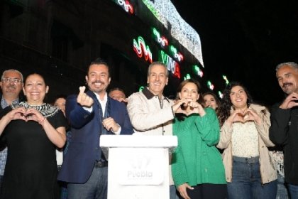 Pepe Chedraui ilumin&oacute; el primer cuadro de la ciudad por las Fiestas Patrias 2025