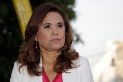 &iexcl;El PRI se viste de Prada... y Blanca de azul! Alcal&aacute; brinca al PAN tras negar el 2027