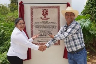 El Ayuntamiento de Xiutetelco entrega pavimentaci&oacute;n de la calle Carmen Serd&aacute;n en San Francisco