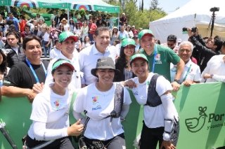 Gobernador Armenta y Rommel Pacheco recorrren mundial tiro con arco