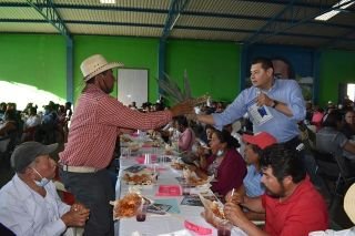 Vamos por la concientizaci&oacute;n, no por la prohibici&oacute;n  del consumo de productos procesados: Armenta