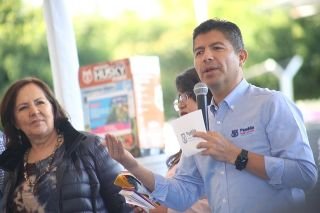 Ayuntamiento de Puebla entrega apoyos a emprendedores, comit&eacute;s y productores locales