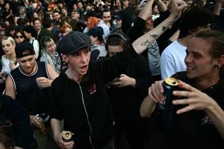 Izquierda lidera las legislativas en Francia, por delante de Macron y la extrema derecha