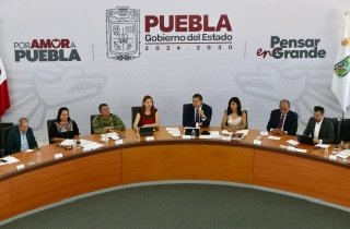 "Mega obras, no mega saqueos; mega obras, no mega deudas": Armenta