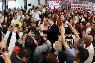 Con el respaldo de liderazgos de Morena, sociedad civil y mujeres Armenta inicia foros &nbsp;