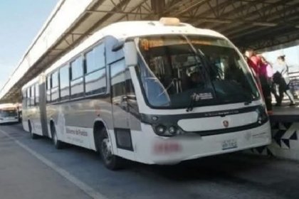 &iexcl;Puebla capital es un infierno! Pepe Chedraui entreg&oacute; la 11 Sur a las balas: acribillan metrob&uacute;s "Solo para Mujeres"