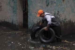 OOSL retira m&aacute;s de tres toneladas de residuos s&oacute;lidos de puente negro