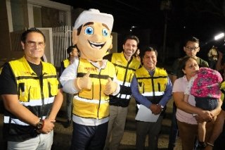 Con turnos d&iacute;a y noche, Gobierno Estatal rescata la 20 sur en El  Mirador