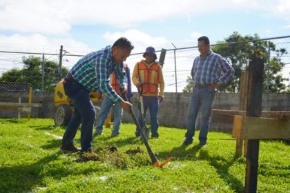 M&aacute;s infraestructura educativa para Xiutetelco: inicia construcci&oacute;n de nueva aula en escuela primaria