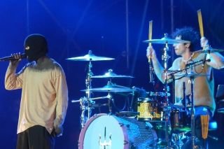 Twenty One Pilots sorprende con tributo a Blink 182 en Festival Est&eacute;reo Picnic