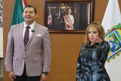 Claudia Hern&aacute;ndez toma protesta como nueva titular de Comunicaci&oacute;n Social en Puebla